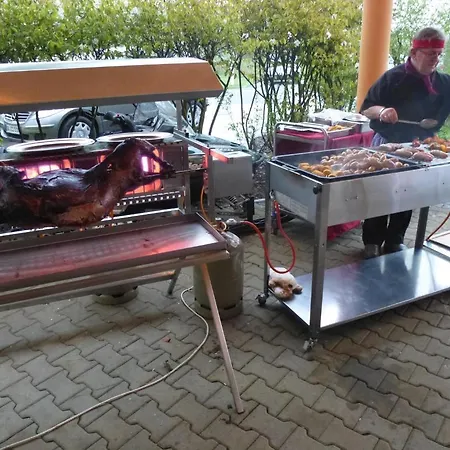 Wartburg Otel 3*